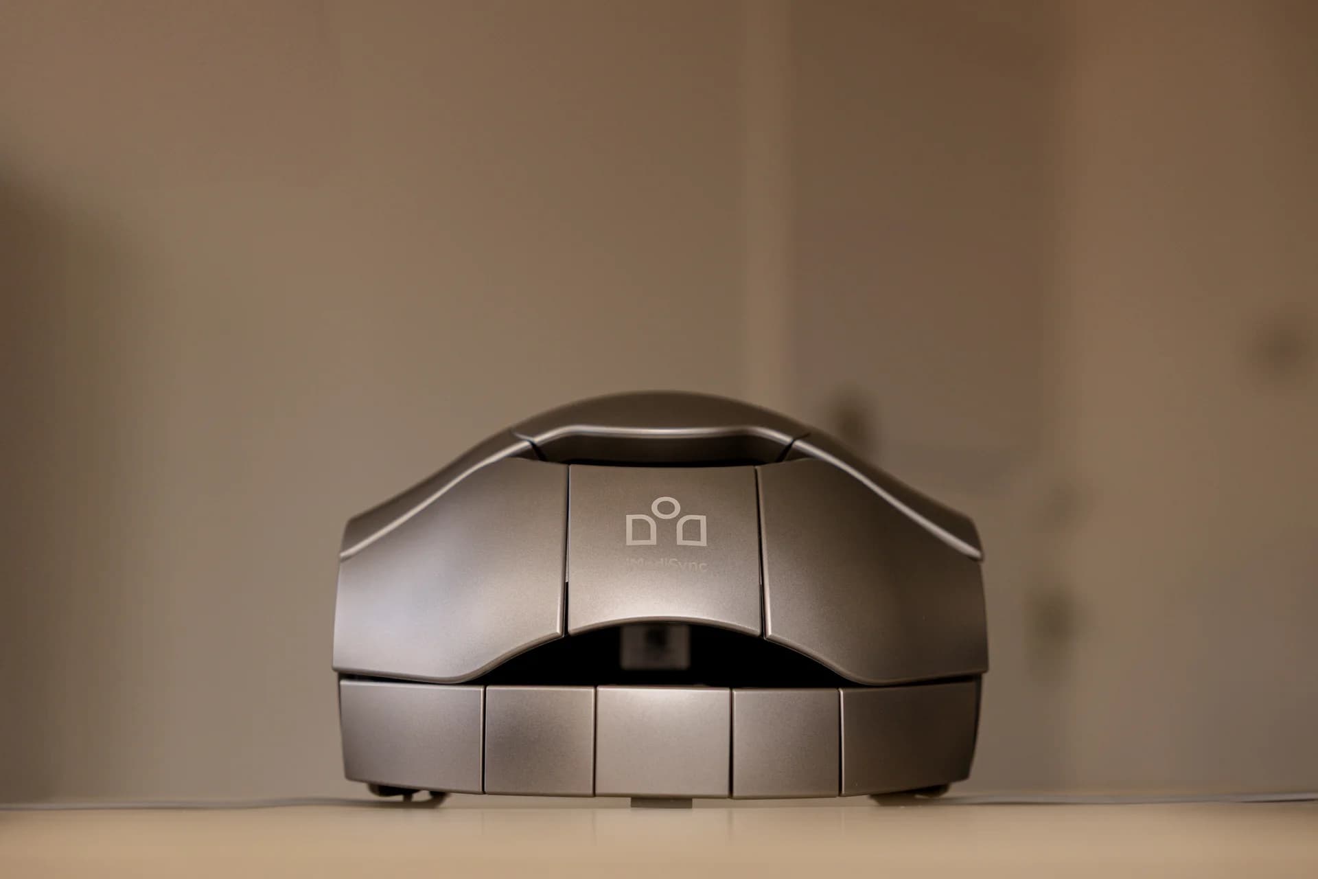 iSyncMe neurotechnology device at Inna MediSync clinic